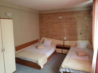 Отель Hotel Kedara Бургас Двухместный номер с 1 кроватью или 2 отдельными кроватями-9