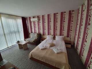 Отель Hotel Kedara Бургас Двухместный номер с 1 кроватью или 2 отдельными кроватями-19